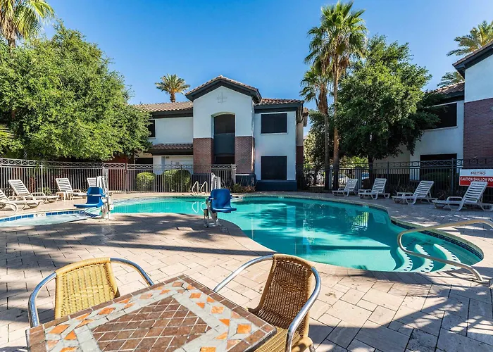 Metro Extended - Serene 2 Bed Apartment Chandler
