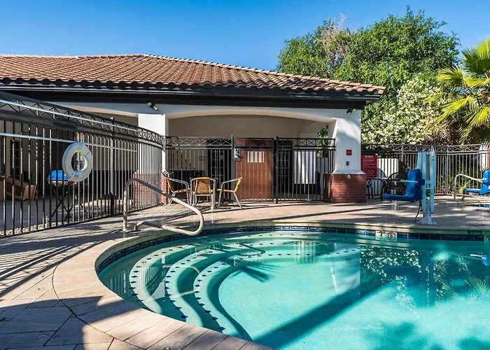Metro Extended - Serene 2 Bed Apartment Chandler