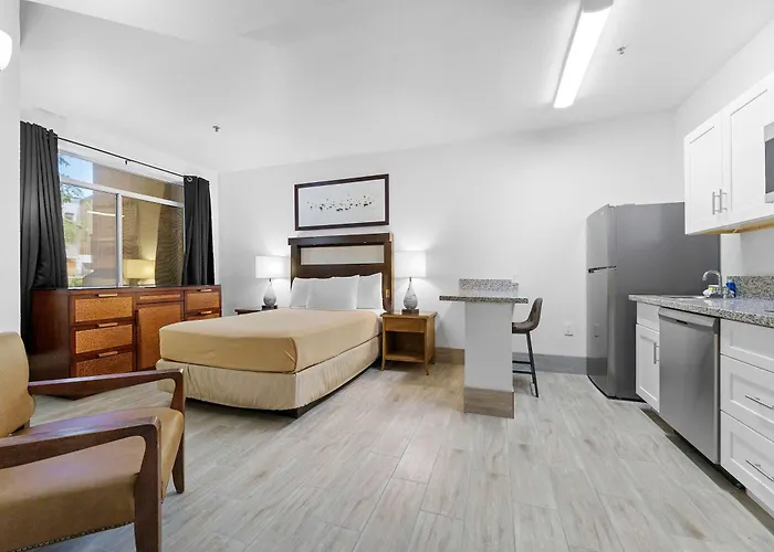 Metro Extended - Serene 2 Bed Apartment