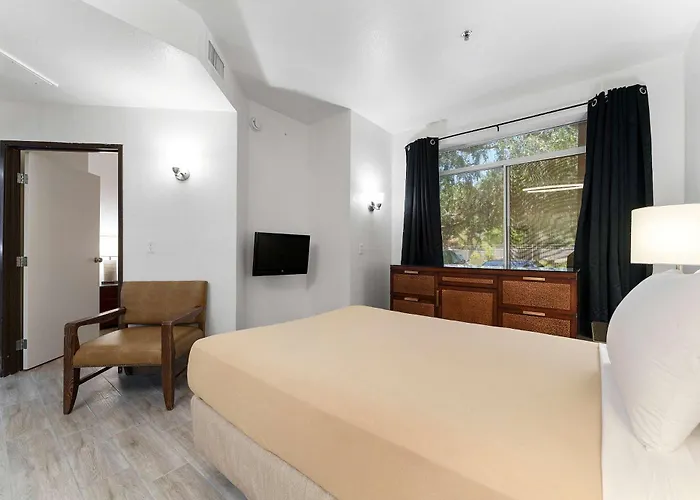 Metro Extended - Serene 2 Bed