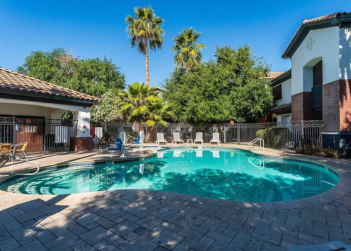 Metro Extended - Serene 2 Bed